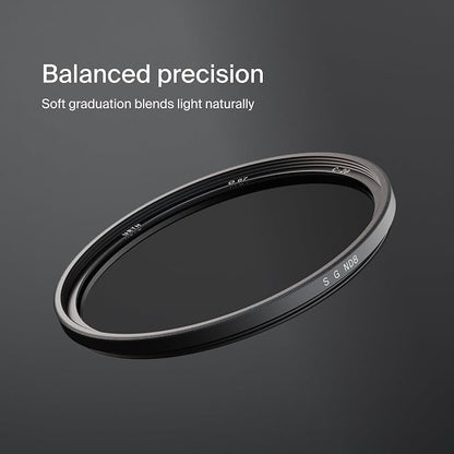 Urth 82mm Soft Graduated ND8 Lens Filter — 3-Stop, HD Optical Glass 20-Layer - Image 2