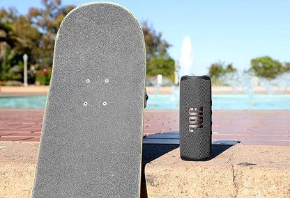 JBL Flip 6 - Portable Bluetooth Speaker, powerful sound and deep bass, IPX7 - Image 7